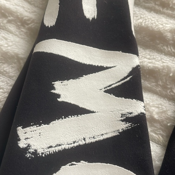 lululemon athletic Black Leggings - Picture 4 of 4